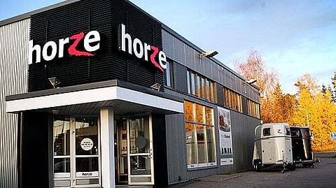 Horze on tehnyt päätöksen siirtyä Suomen markkinoiden osalta kokonaan verkkoon. 