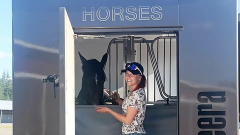 Maiju Leppäjärvi ohjastaa montéssa Rovaniemeltä käsin ympäri Suomea.