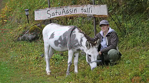 Satu Valkas toivoo, että tulevaisuudessa eläinavusteisuus nostettaisiin korkeammalle jalustalle.