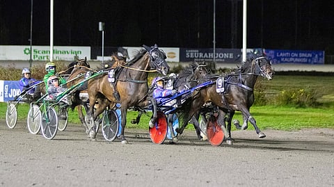 Feels Fine By Me voitti Jokimaa Tekee Tähtiä -karsinnan 14,2-tuloksella ennen Supreme Tarantellaa. Finaaliin Harri Koivusen valmennettava starttaa radalta yksi.