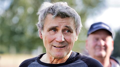 ”Niitä oli, jotka kompasteli ja joilla knapsui ja knapsui, kun aloitti ajamaan. Kyllä sellaisista ajatteli, että herran jumala, kuinka tämänkin saa juoksijaksi. Niin niistä vaan ajan kanssa saatiin, kun tehtiin paljon työtä ja ajettiin vaan. Ei niistä kaikista kovia hevosia tullut, mutta parahimmista”, Markku Hietanen muistelee uransa alkupään suomenhevosia.