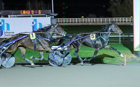 Mint Matchin (5) kyydissä Pekka Korpi piti BWT Jackpotin (1) riittävän pitkään pussissa.