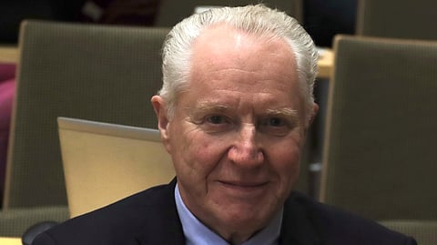 Kaj Maunula sai kultaisen ansiomerkin