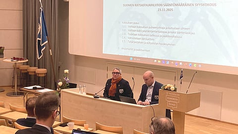 SRL:n puheenjohtaja Marjukka Manninen ja toiminnanjohtaja Jukka Koivisto.