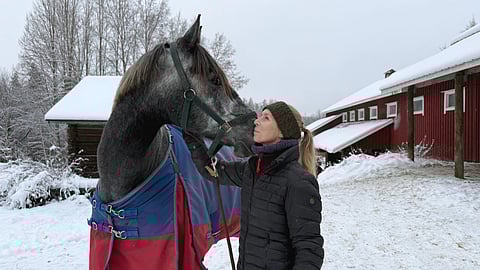 Sonja Mäkelä pyörittää nyt Pikkaralassa sijaitsevaa Oulun Ratsastuskoulua.