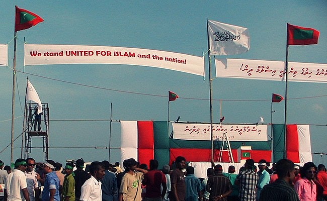 A tool for the atolls