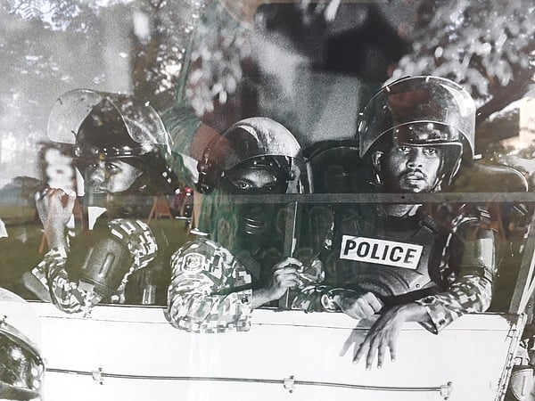 Dhahau Naseem's 'Ufuraalun'. The Dhivehi word, meaning 'to pluck', is used to depict how the Maldivian security forces would eye crowds of public protestors to decide which persons to go after.