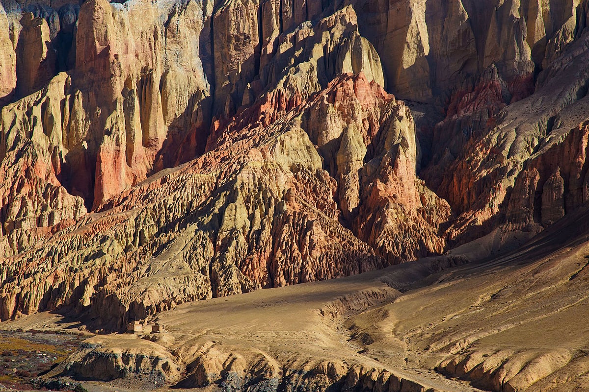‘Locale of fear and ferocity’: On the Tibetan poet Theurang’s works