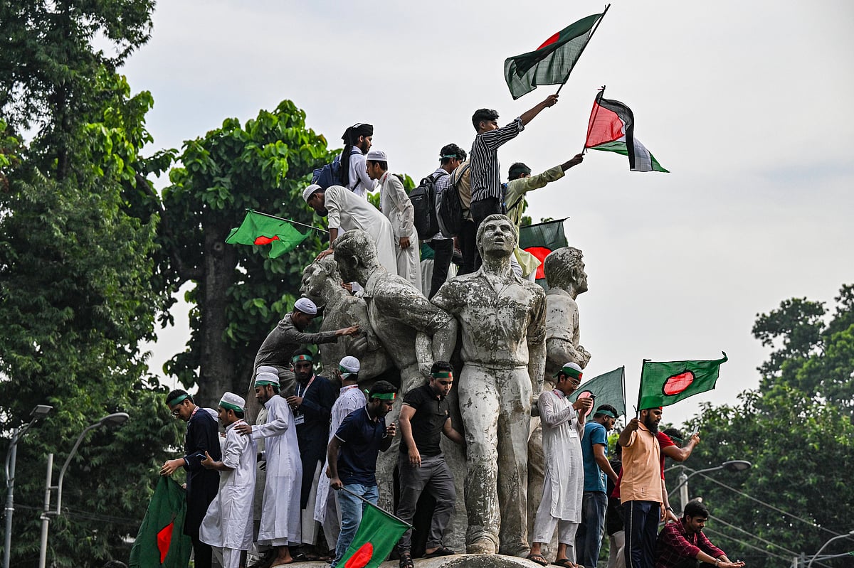 Student activists at Dhaka University mark one month since the fall of Sheikh Hasina. ‘India’s Near East: A New History’ take