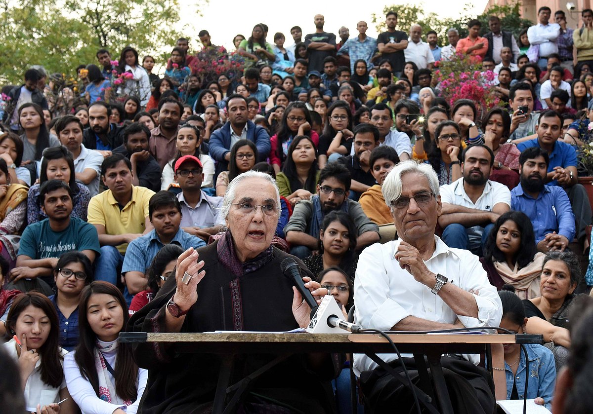 Hating Romila Thapar