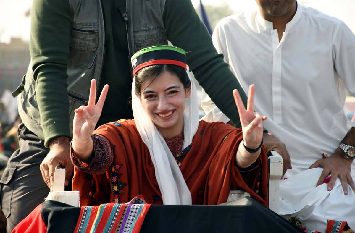 How Pakistan still shuts women out of political power