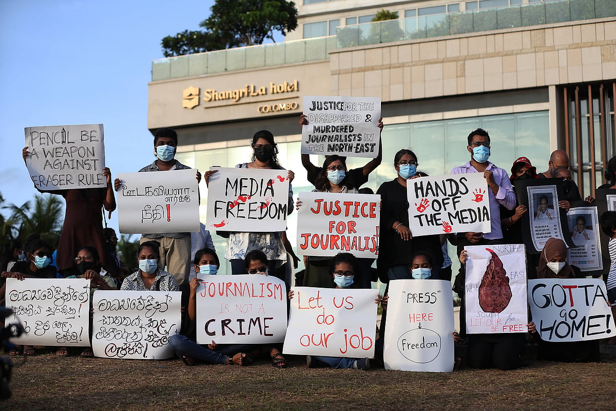Journalists protest to draw attention to media freedom during a day and night protest in front of the Presidential Secretaria
