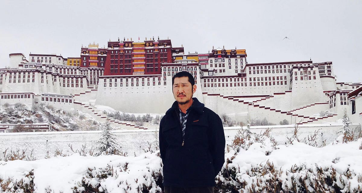 Tsering Döndrup’s The Red Wind Howls, his most politically charged work, unfolds against the backdrop of Tibet’s history of erasure and violence – a legacy Tsering Döndrup dares to confront head-on in all his writing.