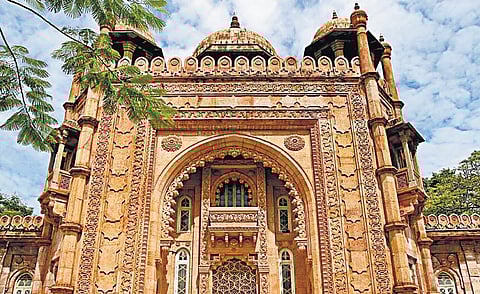 பெருமிதம் சேர்க்கும் கட்டிடங்கள்