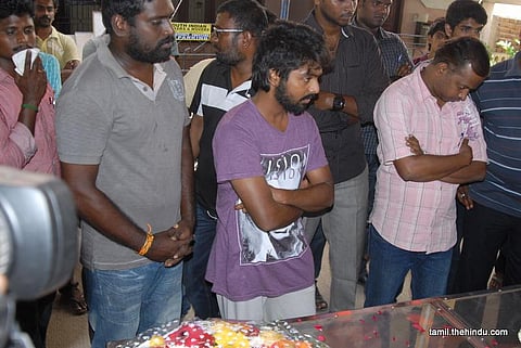 எடிட்டர் கிஷோருக்கு திரையுலகினர் அஞ்சலி | படங்கள்: எல்.சீனிவாசன்