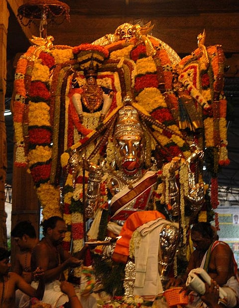 மைலாப்பூர் கபாலீஸ்வரர் கோயில் பங்குனிப் பெருவிழா: அதிகார நந்தி காட்சி