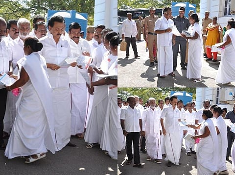 சென்னை தலைமை செயலகத்தில் துணை முதல்வர் மற்றும் எதிர்கட்சி தலைவர் முக.ஸ்டாலினுக்கும் கொரனா வைரஸ் விழிப்புணர்வு துண்டு பிரசுரம் வழங்கினார்கள்! படங்கள்: எல்.சீனிவாசன்