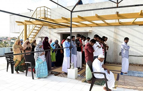 பேசும் படங்கள்... (25.05.2020)