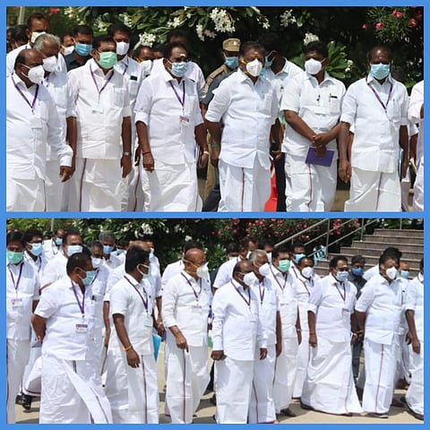 தமிழக பட்ஜெட் 2021: அதிமுக வெளிநடப்பு படங்கள்