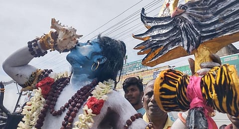 மயான கொள்ளை திருவிழா:  வேலூரில் திரண்ட பக்தர்கள்