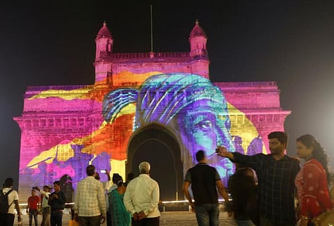 கேட்வே ஆஃப் இந்தியாவில் லேசர் ஷோ!