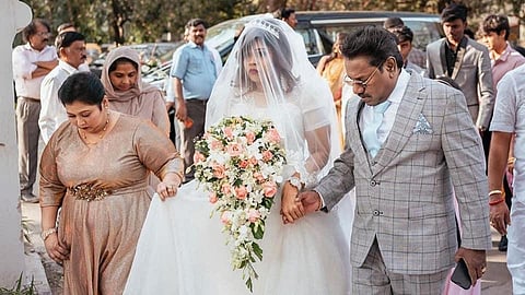 கருணாஸ் மகள் திருமண ஆல்பம்