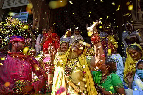 களைகட்டும் ஹோலி பண்டிகை - புகைப்படத் தொகுப்பு