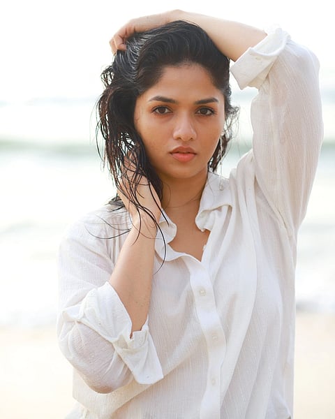 Actress Sunaina Latest pics