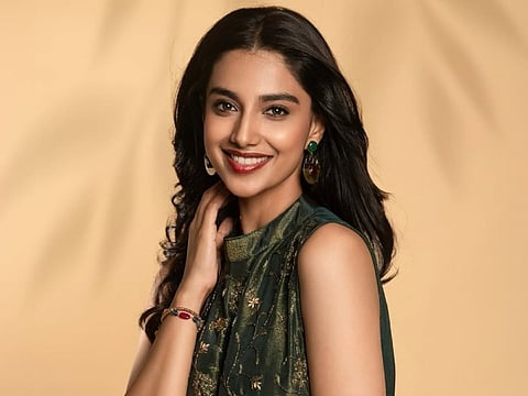 Actress Meenaakshi Chaudhary Latest Click