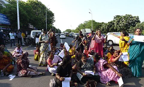 Transgender Women Suddenly Road Block on Chennai Marina - Photo Story