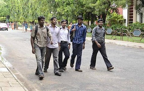 தமிழ்வழி பி.இ. படித்தவர்களுக்கு காத்திருக்கிறது அரசு வேலை