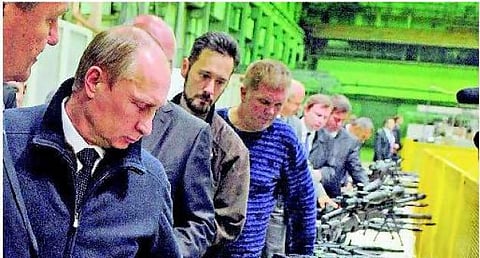 புதினை விமர்சித்து ரஷிய நாளேட்டுக்கு அமெரிக்க எம்.பி. கட்டுரை