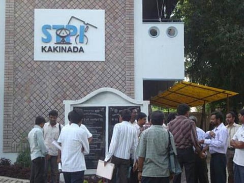 வரிச் சலுகை ரத்து: வெளியேறும் ஐ.டி. நிறுவனங்கள்