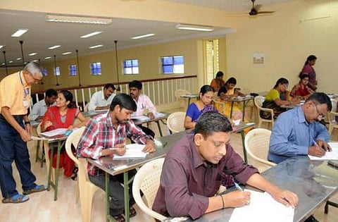 பேராசிரியர் நேர்முகத்தேர்வை வீடியோவில் பதிவுசெய்ய முடிவு