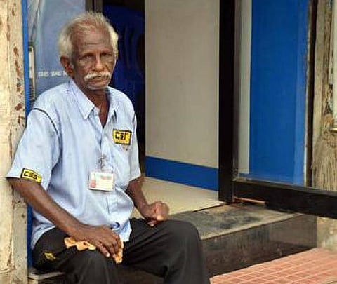 கோடிக் கணக்கில் லாபம்... கொத்தடிமைகளாய் காவலாளிகள்!