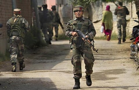 எல்லை தாண்டிய பயங்கரவாதத்தை பாகிஸ்தான் ராணுவம் ஆதரிக்கிறது: இந்திய ராணுவம் குற்றச்சாட்டு