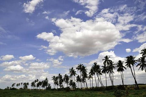 வானம் ஏன் நீலநிறமாக இருக்கிறது?