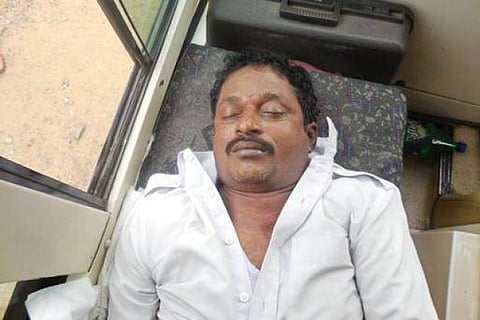 பேருந்தை பாதுகாப்பாக நிறுத்தி மாரடைப்பில் இறந்தார் டிரைவர்