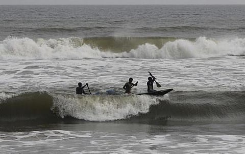 பைலின் அதி தீவிரப் புயல் - ஆந்திரம், ஒடிசாவில் உஷார் நிலை