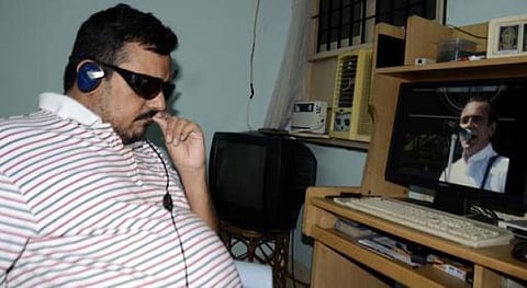 வான் ஒலிக்கும் வண்ணக் கதைச் சொல்லி!