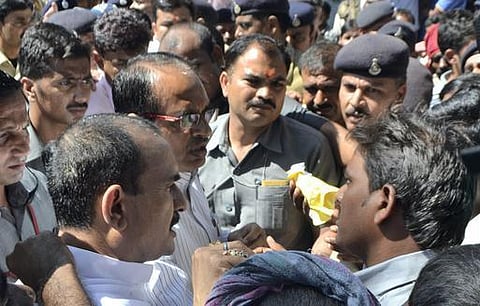 ம.பி. விபத்து: 21 அதிகாரிகள் பணியிடை நீக்கம்