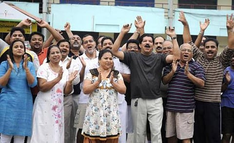 சிரித்து வாழ வேண்டும்!