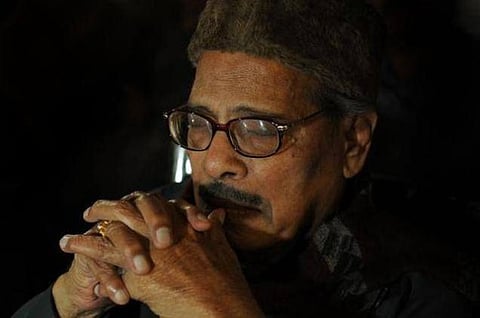 பாடகர் மன்னா டே காலமானார்