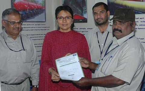 1546 கண்களுக்கு ஒளி தந்த விழிச் சேவகர்