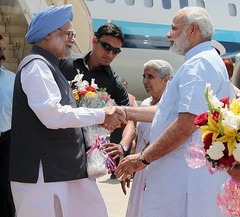 ஒரே மேடையில் மன்மோகன், மோடி!