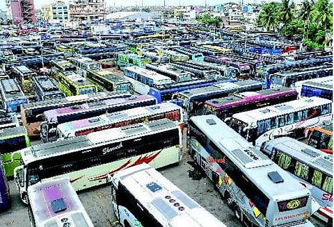 ஆம்னி பஸ்களில் இனிமேல் தமிழகம் முழுவதும் ஒரே கட்டணம் - உரிமையாளர்கள் அதிரடி முடிவு