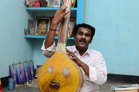 தேசிய கீதம் பாடச் சொல்லிக் குடுக்கணும் - தேசத்தை நேசிக்கும் தேவார ஆசிரியர்