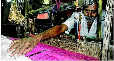 6 மாதங்களாக ஓய்வூதியம் நிறுத்தம்: 10 ஆயிரம் கைத்தறி நெசவாளர்கள் தவிப்பு