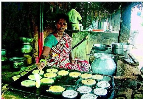 ஒரு ரூபாய்க்கு சுடச்சுட தோசை