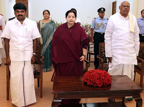 சுகாதாரத் துறை அமைச்சராக விஜயபாஸ்கர் பதவியேற்பு